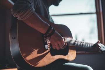 Lekcje gry na gitarze